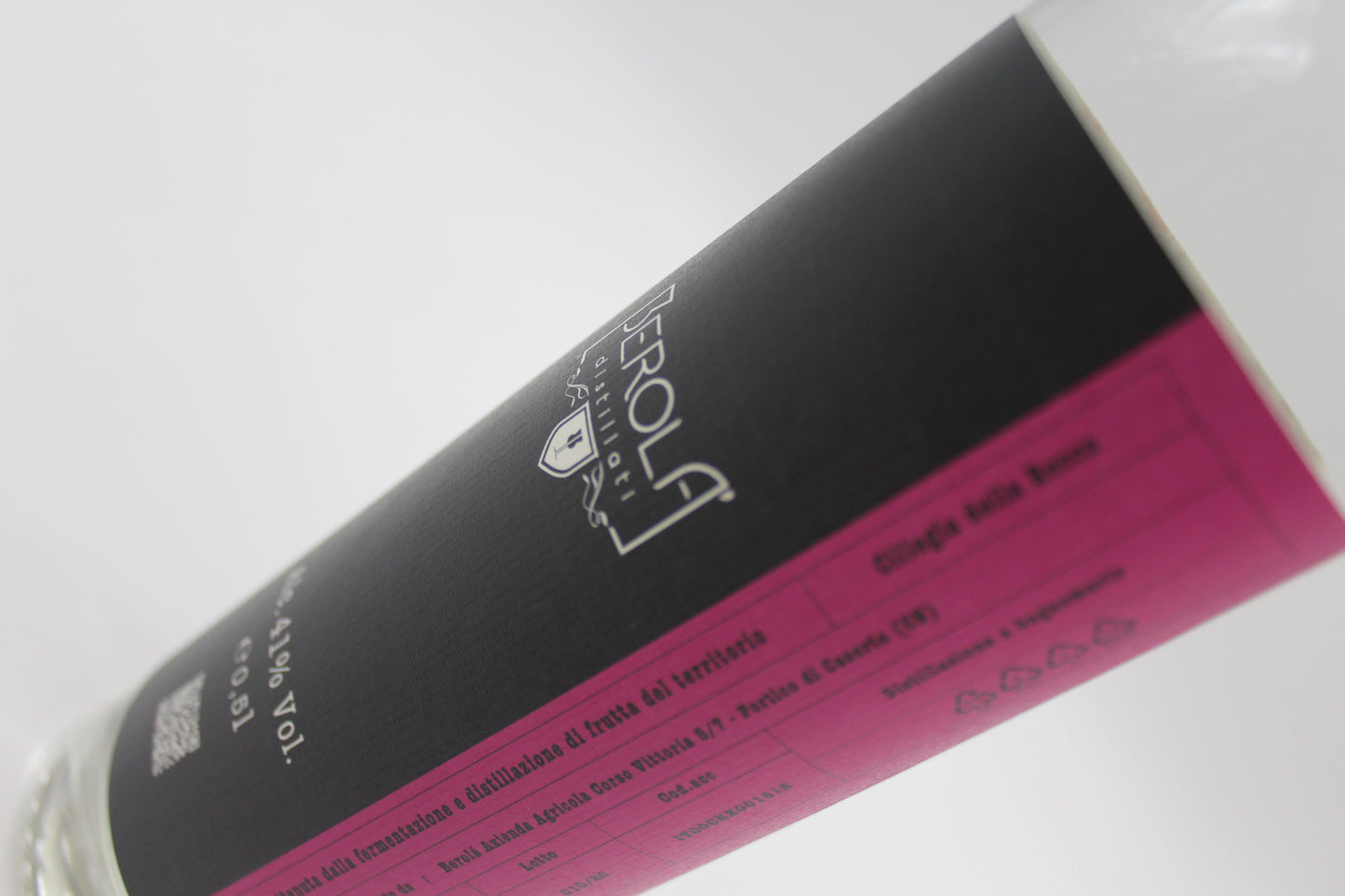 etichetta di B•VITAE Ciliegia della Recca acquavite di frutta artigianale 100% italiana