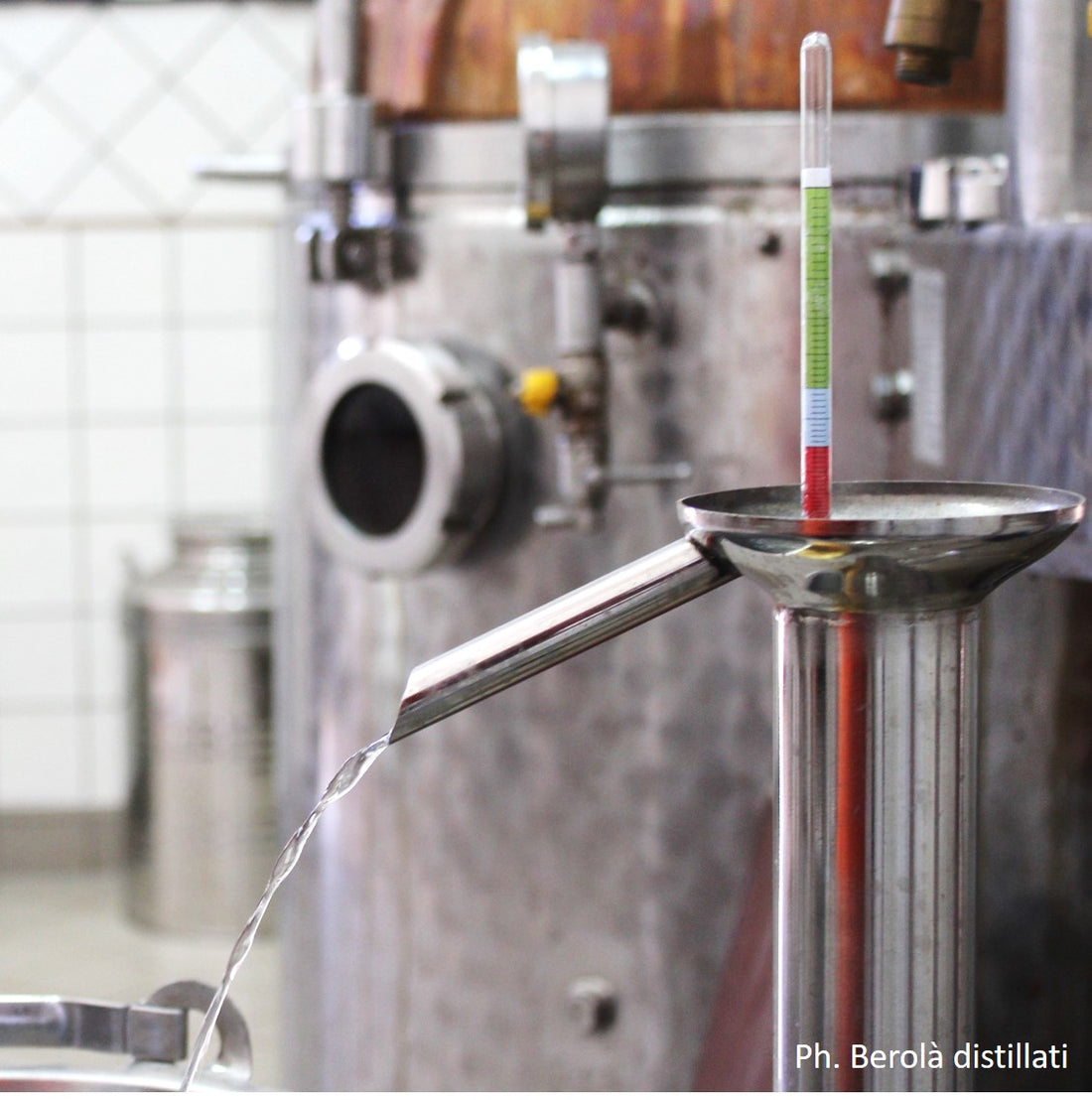 GRADO ALCOLICO, PESO E VOLUME: LE TRE MISURE DI UN DISTILLATO