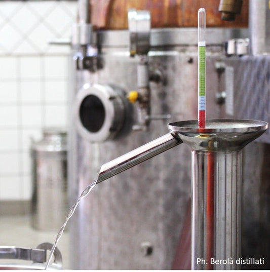 GRADO ALCOLICO, PESO E VOLUME: LE TRE MISURE DI UN DISTILLATO - Berolá distillati P.IVA 07167331219